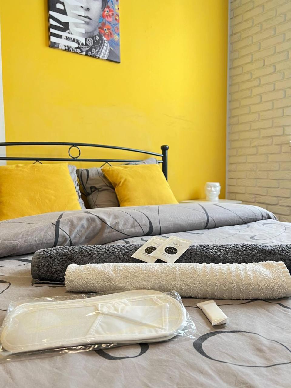 Moonlight Hostel ลวีฟ ภายนอก รูปภาพ